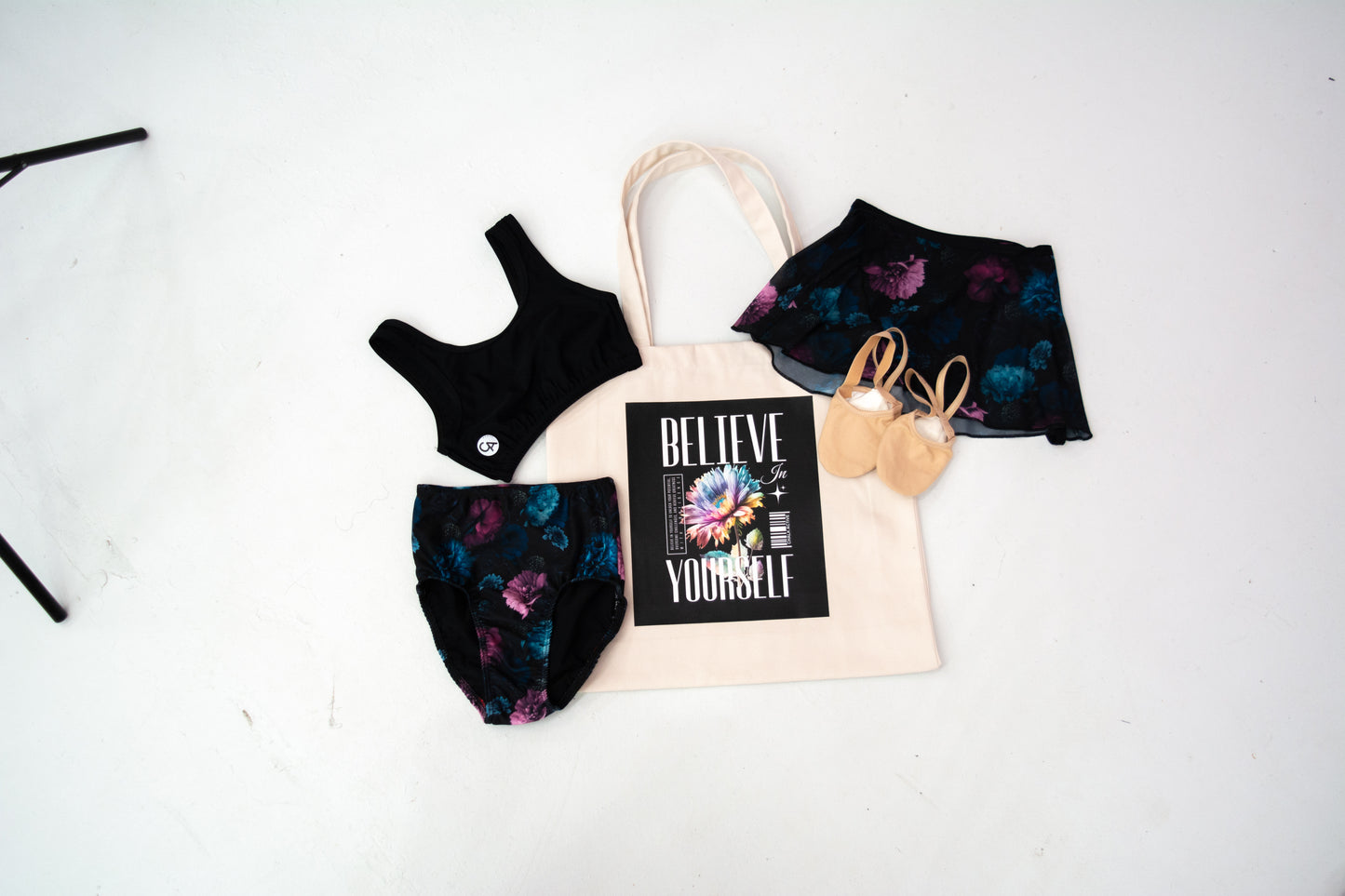 Chalk Active Tote Bags